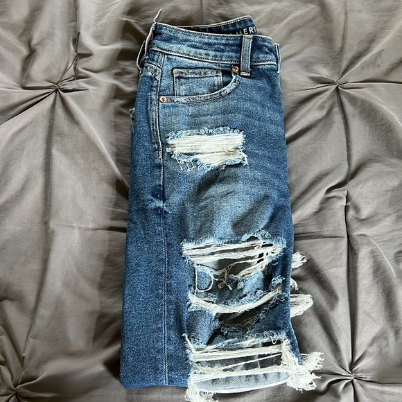American Eagle Outfitters Hi-Rise Ripped Jeans - Picture 3 of 10